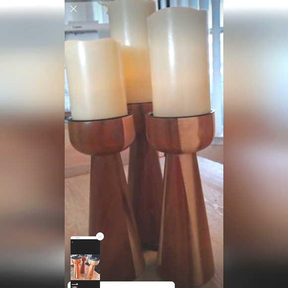TALL WOODGRAIN CANDLE HOLDERS. - Picture 2 of 3